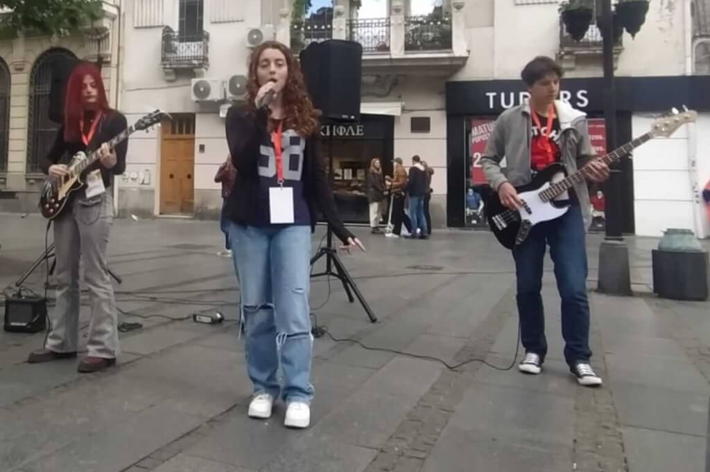 Шести елемент на хуманитарном базару