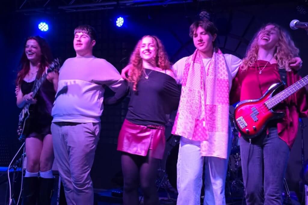 Рок школа – Шести елемент у Дому омладине